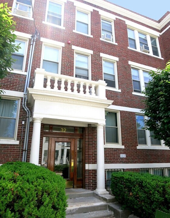 32 Ransom Rd in Boston, MA - Building Photo