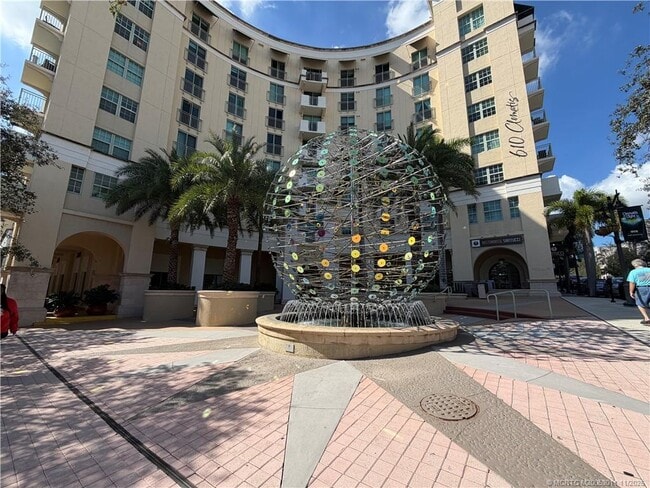 610 Clematis St in West Palm Beach, FL - Foto de edificio - Building Photo