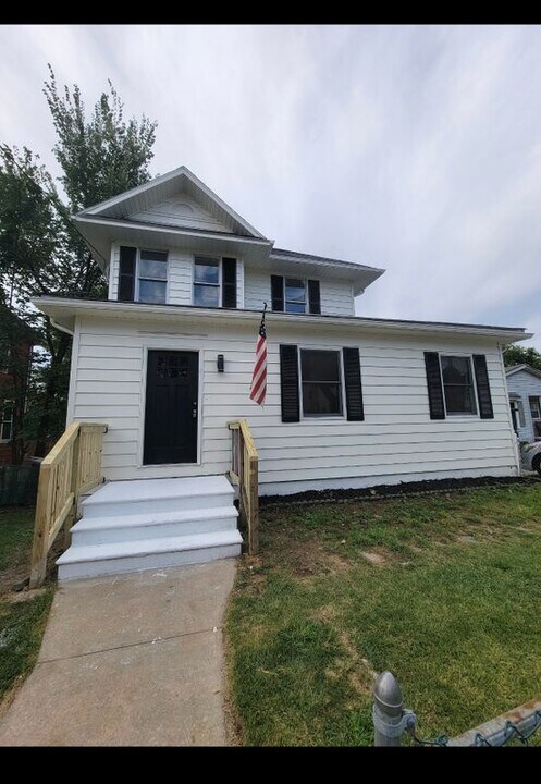 128 Evesham Ave W in Magnolia, NJ - Building Photo