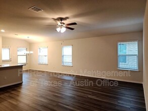 128 Onna St in Taylor, TX - Building Photo - Building Photo
