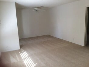 17616 Rosa Drew Ln in Irvine, CA - Building Photo - Building Photo