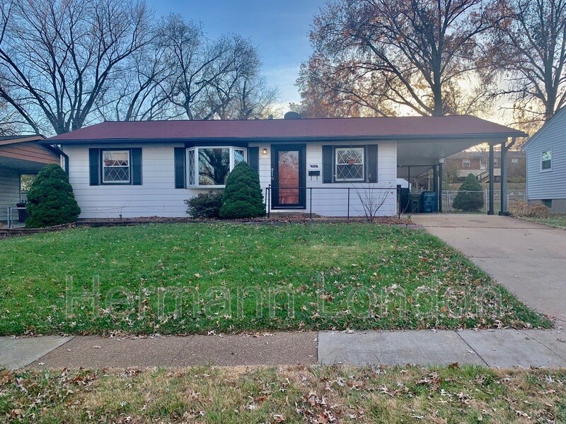806 Undercliff Dr Photo