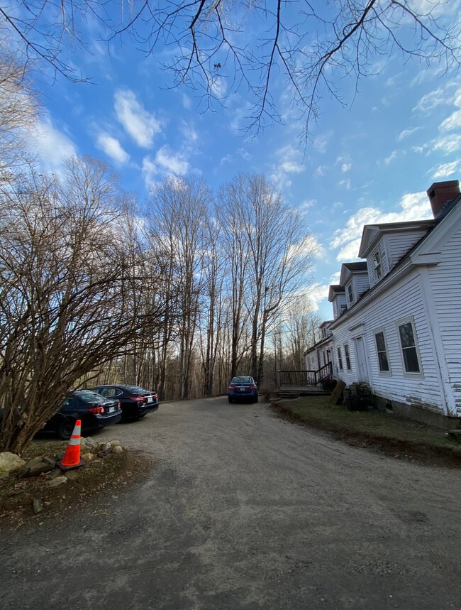 900 River Rd, Unit A in Windham, ME - Building Photo - Building Photo