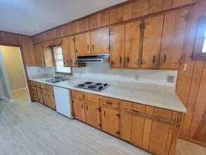 1125 Crestview Dr in North Augusta, SC - Foto de edificio - Building Photo