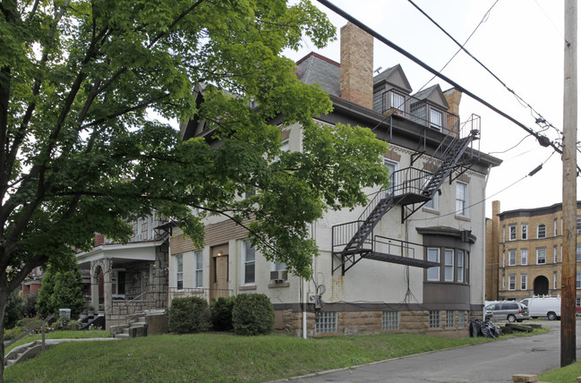 5541 Stanton Ave in Pittsburgh, PA - Foto de edificio - Building Photo