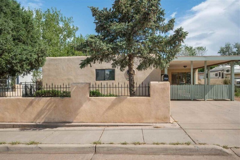 705 Columbia St, Unit 705 Columbia Street - Main House in Santa Fe, NM - Building Photo