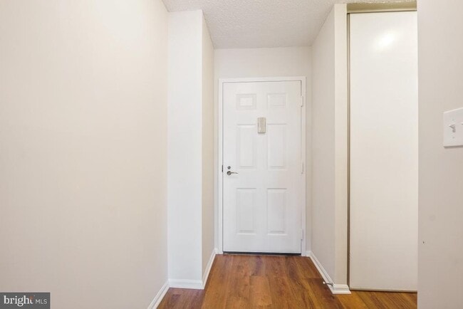 5904 Mt Eagle Dr in Alexandria, VA - Building Photo - Building Photo