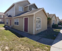 2807 Fan Palm Dr in Davenport, FL - Building Photo