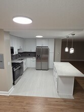 8801 W Golf Rd in Niles, IL - Building Photo - Building Photo
