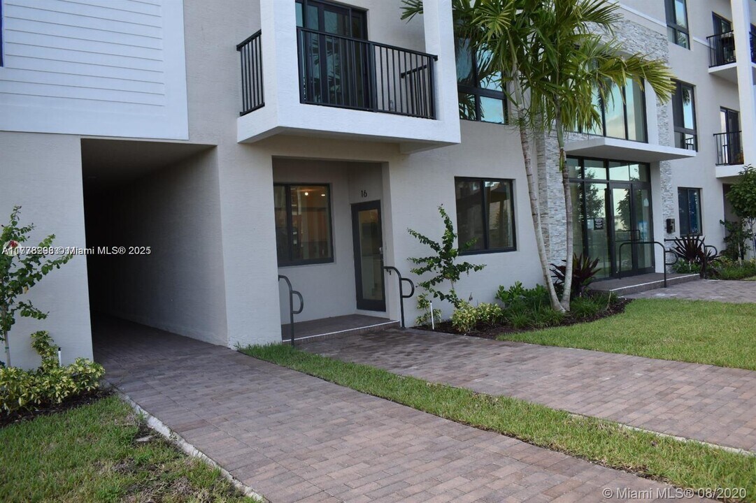 4640 NW 84th Ave in Doral, FL - Building Photo