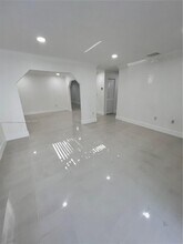3042 SW 16th Ter in Miami, FL - Foto de edificio - Building Photo