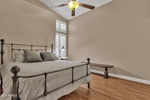 1138 E Amberwood Dr, Unit 1027 in Phoenix, AZ - Building Photo