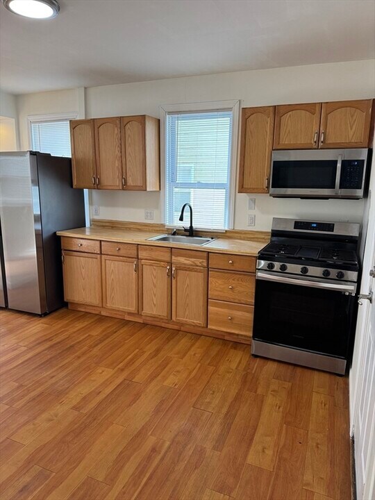 11 Harmony St in New Bedford, MA - Building Photo