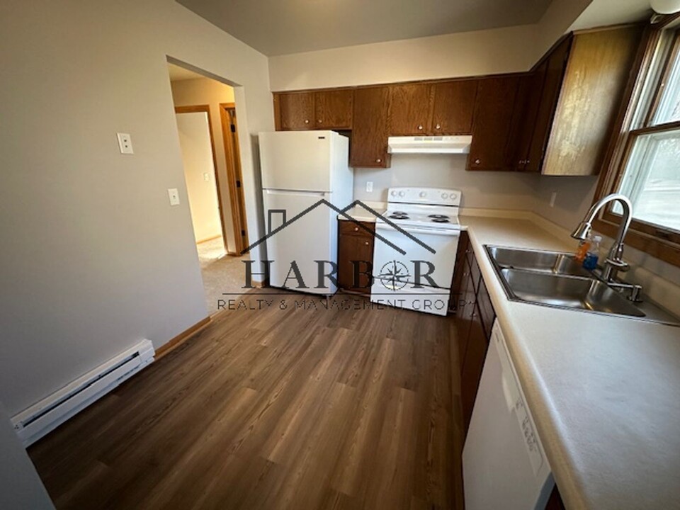 1620-8 1/2 8 1/2 St SE in Rochester, MN - Building Photo