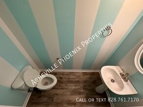 90 Rotunda Cir in Asheville, NC - Building Photo - Building Photo