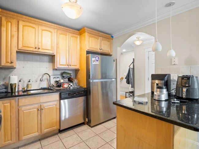 157 W 6th St in Boston, MA - Building Photo - Building Photo