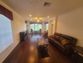 4665 Whispering Oaks Dr in North Port, FL - Building Photo - Building Photo