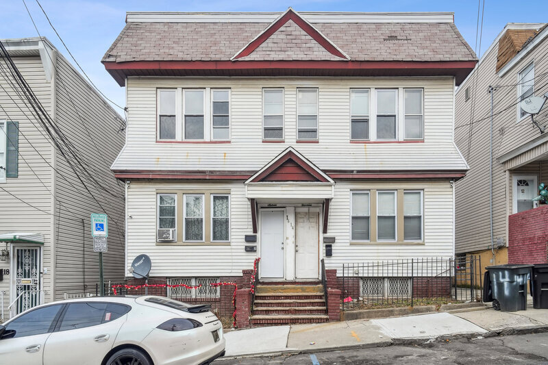 16 Montrose Terrace in Irvington, NJ - Building Photo