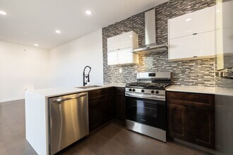 2111 N 7th St, Unit 4 in Philadelphia, PA - Building Photo - Building Photo