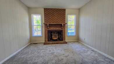 4059 Village Pl in Winston-Salem, NC - Building Photo - Building Photo