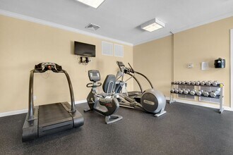 1702 Conservation Trl in Fort Walton Beach, FL - Foto de edificio - Building Photo