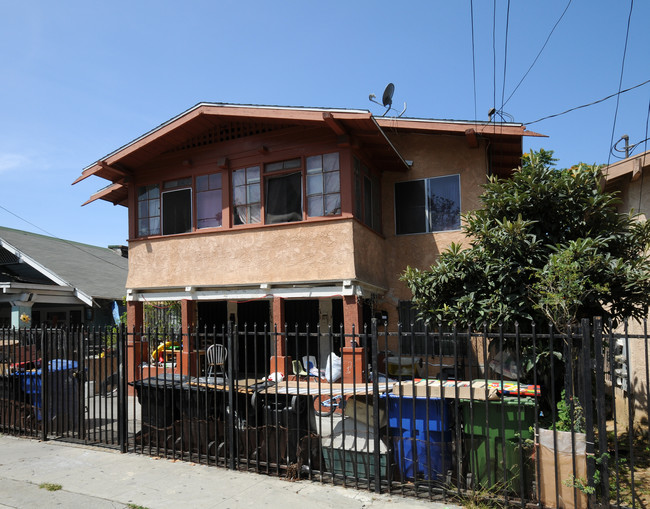 173 Douglas St in Los Angeles, CA - Foto de edificio - Building Photo