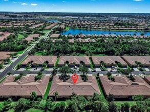 313 Seneca Falls Dr in Apollo Beach, FL - Foto de edificio - Building Photo