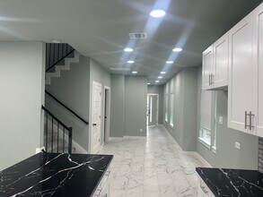 161 S 10th St in Conroe, TX - Building Photo - Building Photo