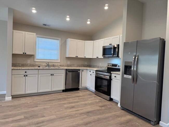 96 Duncan Ln in Radford, VA - Building Photo - Building Photo