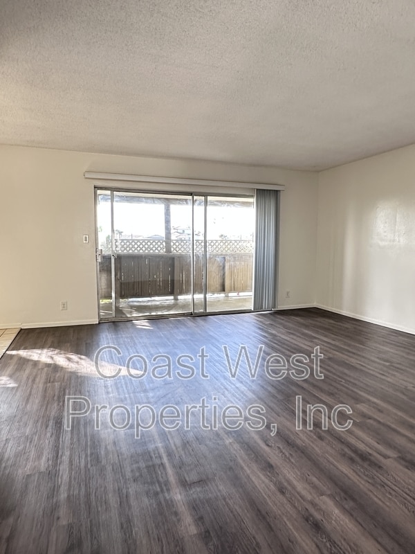 1810 Broadway St in Oceanside, CA - Foto de edificio - Building Photo