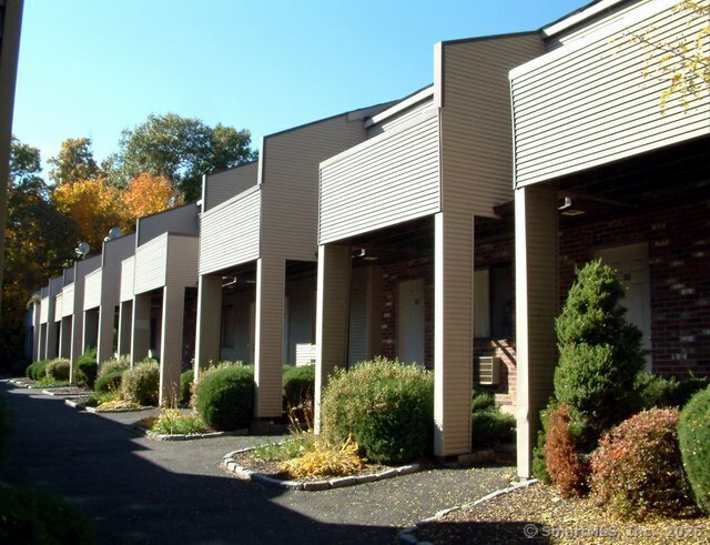 124 Coalpit Hill Rd in Danbury, CT - Building Photo