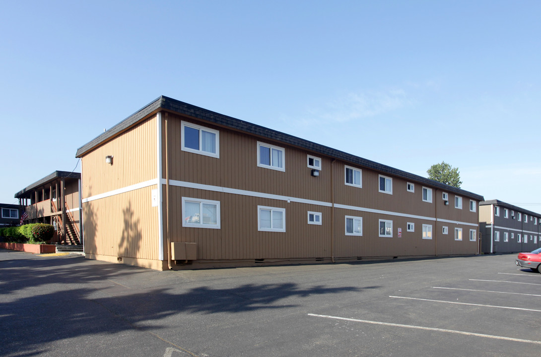 Outrigger Apartments in Tacoma, WA - Building Photo