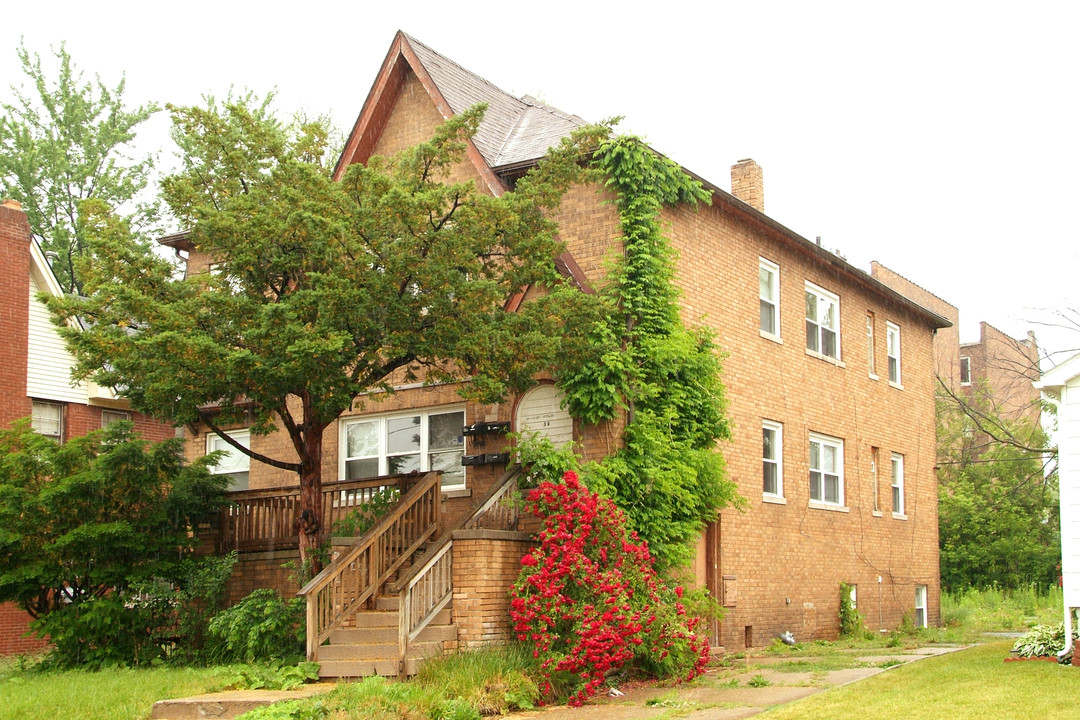 50 Waldo St in Pontiac, MI - Building Photo