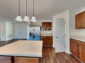 250 Farrington Dr in Clayton, NC - Foto de edificio - Building Photo