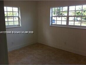 1231 NW 190th St in Miami, FL - Building Photo - Building Photo