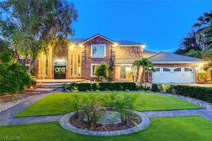 7001 Alamitos Cir in Las Vegas, NV - Building Photo