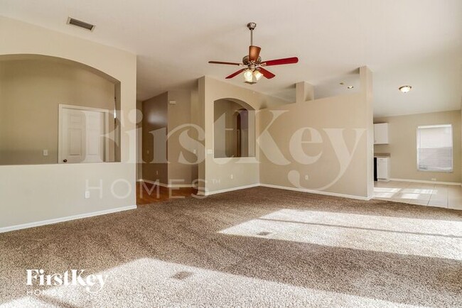 3843 Chaucer Way in Land O Lakes, FL - Building Photo - Building Photo
