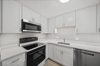 1 Centre St in Canton, MA - Building Photo - Building Photo