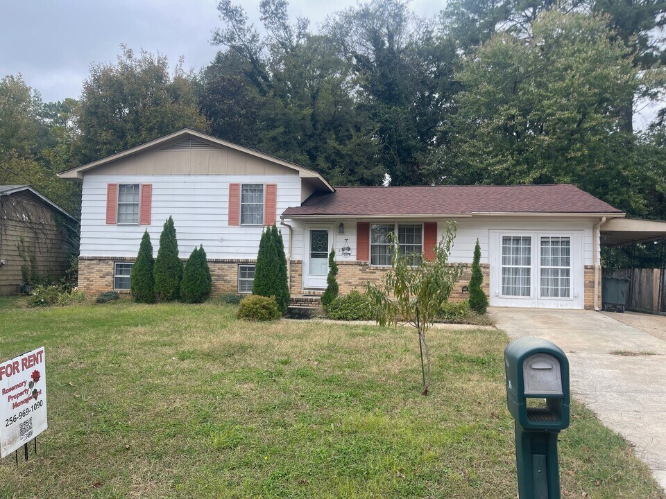 3614 SW Cerro Vista St in Huntsville, AL - Building Photo