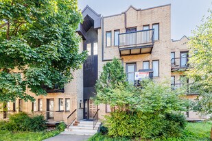 2540 Saint-Antoine Rue O in Montréal, QC - Building Photo