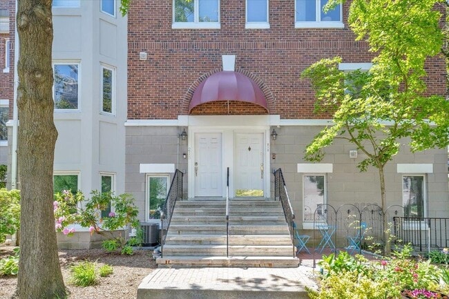218 St Michaels Walk in Union City, NJ - Building Photo - Building Photo