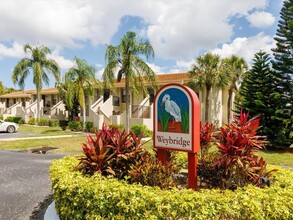 4440 Weybridge St-Unit -80 in Sarasota, FL - Foto de edificio - Building Photo