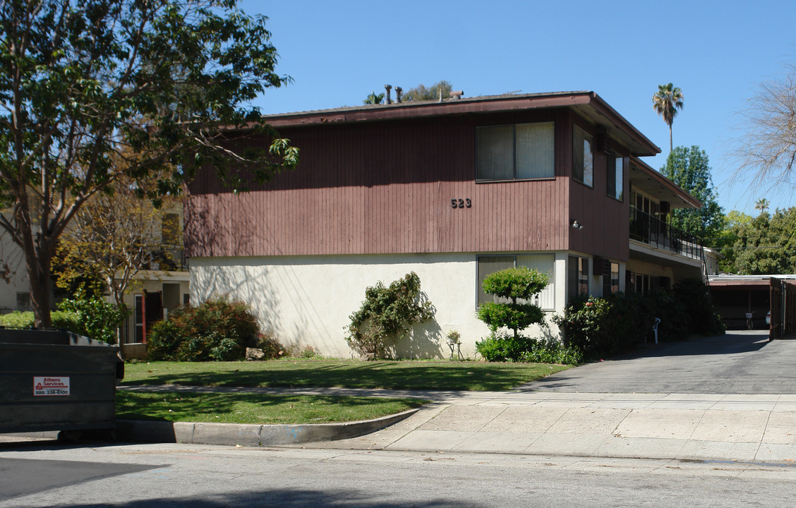 523 Wilson Ave in Pasadena, CA - Building Photo