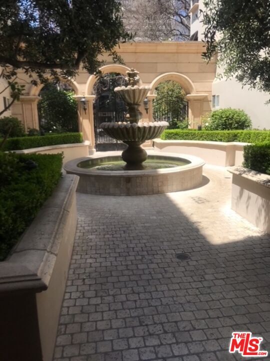 1658 Camden Ave in Los Angeles, CA - Building Photo - Building Photo