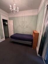 1717 W Burnside St in Portland, OR - Building Photo - Building Photo