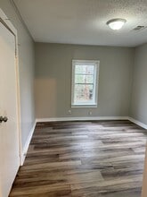 135 W 10th St in Pontotoc, MS - Building Photo - Building Photo