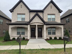 93 Cages Rd in Hendersonville, TN - Building Photo