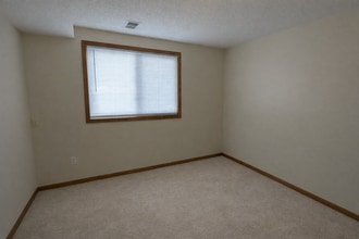 10563 Martin St NW in Coon Rapids, MN - Building Photo - Building Photo