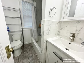 18 Romsey St, Unit 1 in Boston, MA - Building Photo - Building Photo