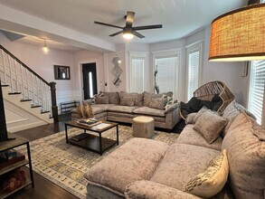 9 Summit Ave, Unit SI ID1511376P in Everett, MA - Building Photo - Building Photo